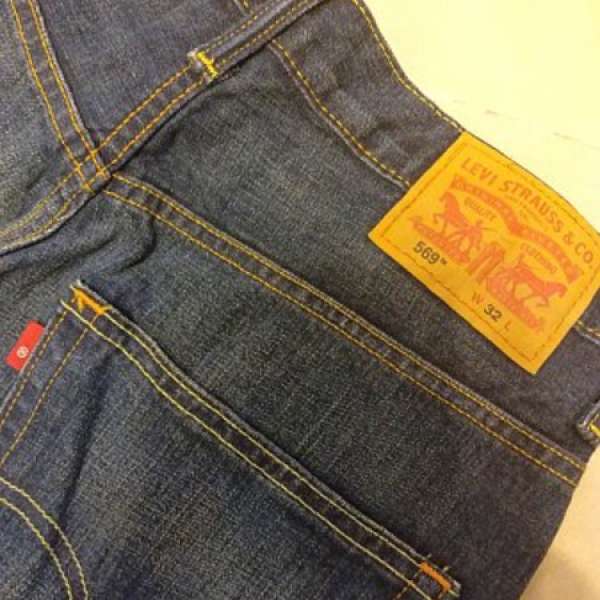 Levi's 569 牛仔藍色短褲