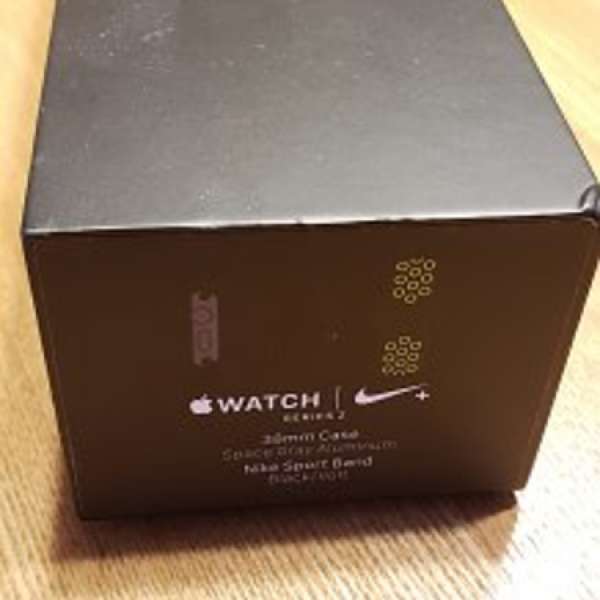Apple Watch Series 2 38mm Nike + ，90%新。有保養apple care 2/11/2018.