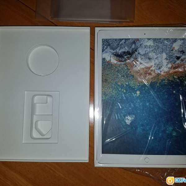 蘋果包裝盒 Apple iPad Pro 12.9" 256GB, Smart Keyboard, Plastic Bag膠袋