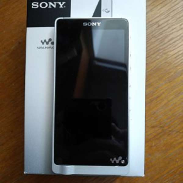 90%新Sony Walkman NWZ-ZX1