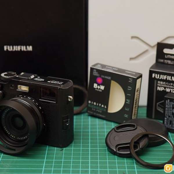 FUJIFILM X100F (with lens hood, filter, battery)