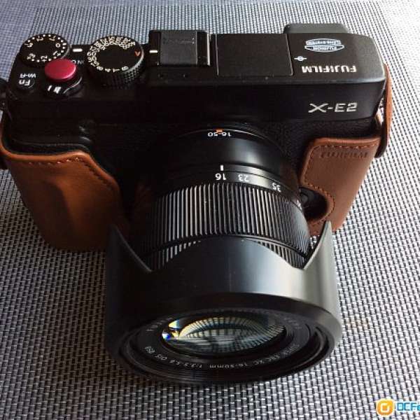 Fujifilm X-E2 黑色 + 富士原廠XC16-50mm f/3.5-5.6 OIS +全新皮套
