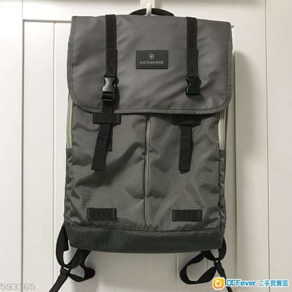 Victorinox Slim Extendable Altmont 15.6" Laptop Backpack