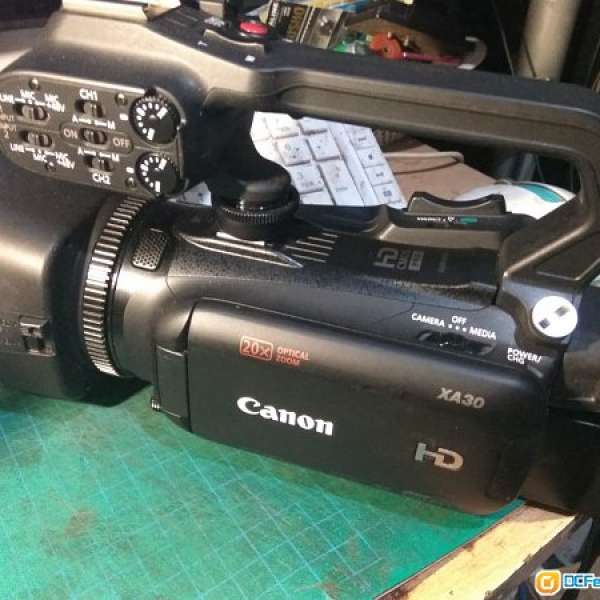 Canon XA30