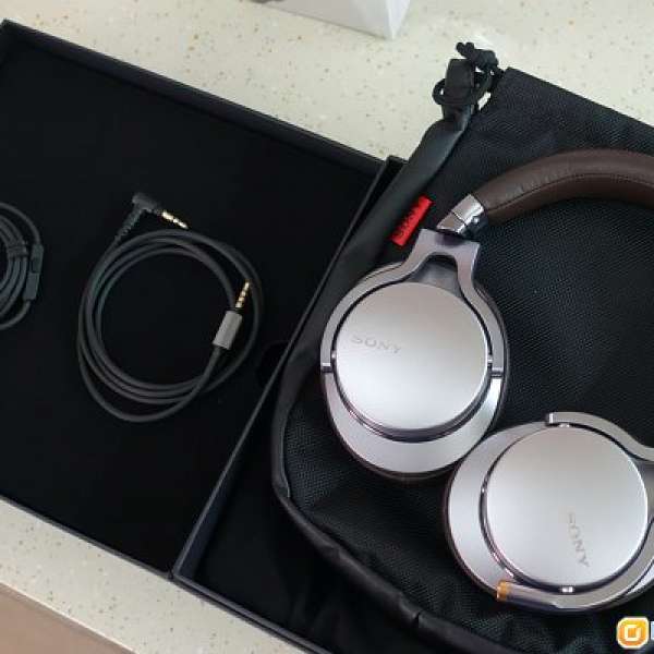 Sony Hi-Res 耳機 MDR-1A | 銀色