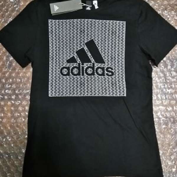 全新adidas logo tee Size M black T-shirt 黑色