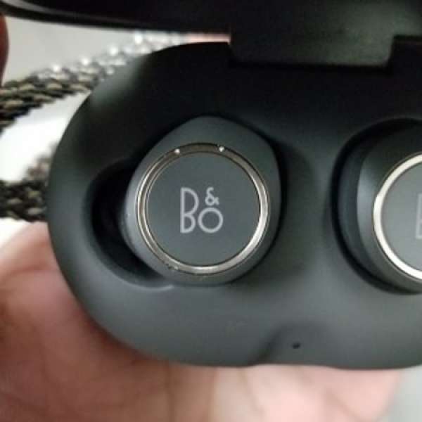 B&O E8