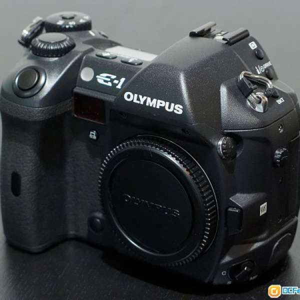 Olympus E1 E-1 Body - Mint (not E300 E500 E-300 E-500) Kodak CCD