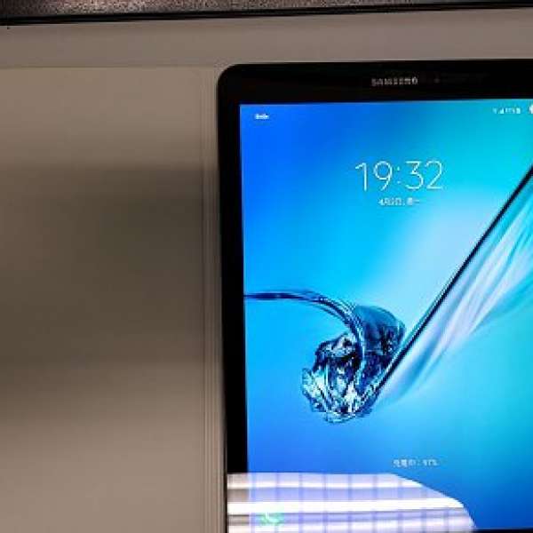 99%New Samsung Tab S2 9.7 4G-LTE(SM-T819C) 32GB 黑色 香港行貨 有機套
