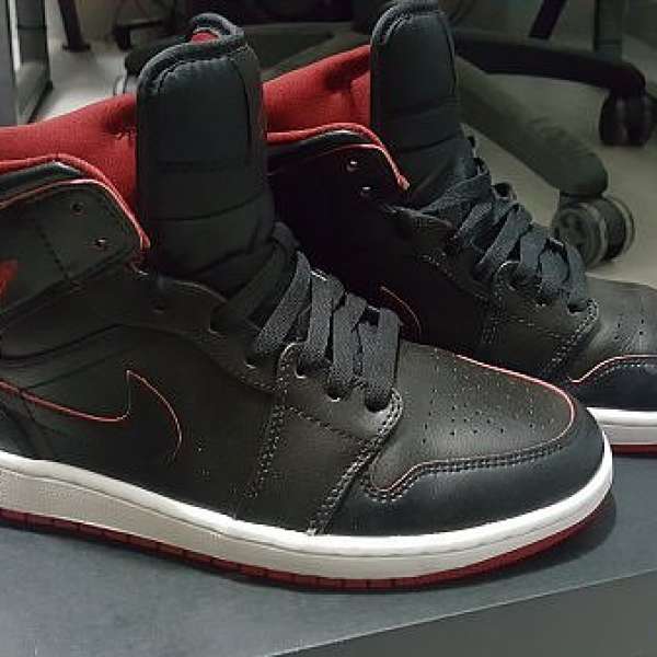 9成新以上 Nike Air Jordan 1 Mid US 9.5