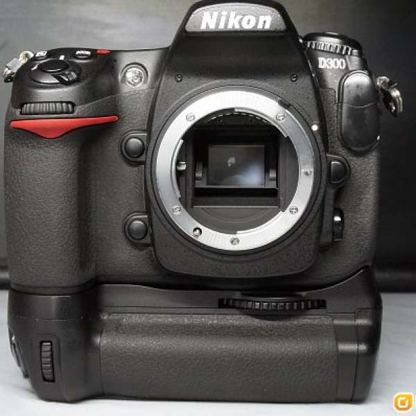 Nikon D300 body + 原廠直倒MB-D10