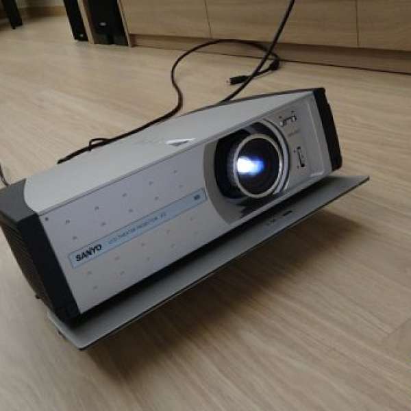 SANYO  LCD THEATER PROJECTOR Z2