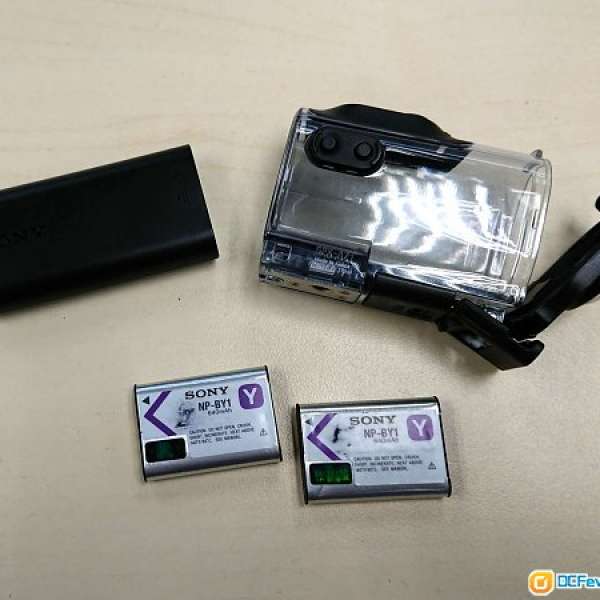 85%新 Sony ActionCam 配件 ACC-TRDCY+ BLT-CHM1頭夾 + SPK-AZ1防水殼for HDR-AZ1