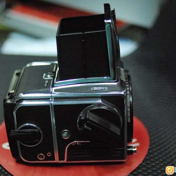 95%New Hasselblad 203FE 中片幅單鏡反光相機。