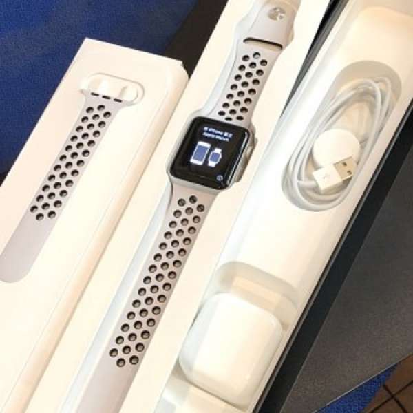 Apple Watch Series 3 Nike+(42mm,銀色,GPS,有apple care)