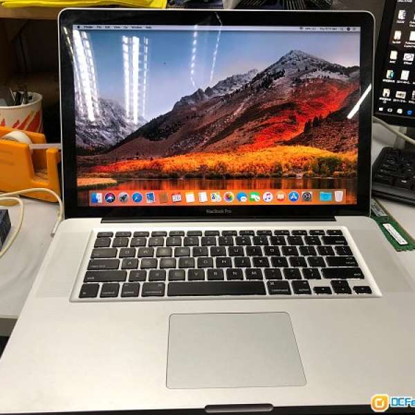 MacBook Pro 15" 2010-Mid i5-2.53GHz