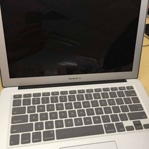 Macbook Air 13吋 i5(1.6GHz) 8GB-ram 128GB Early 2015