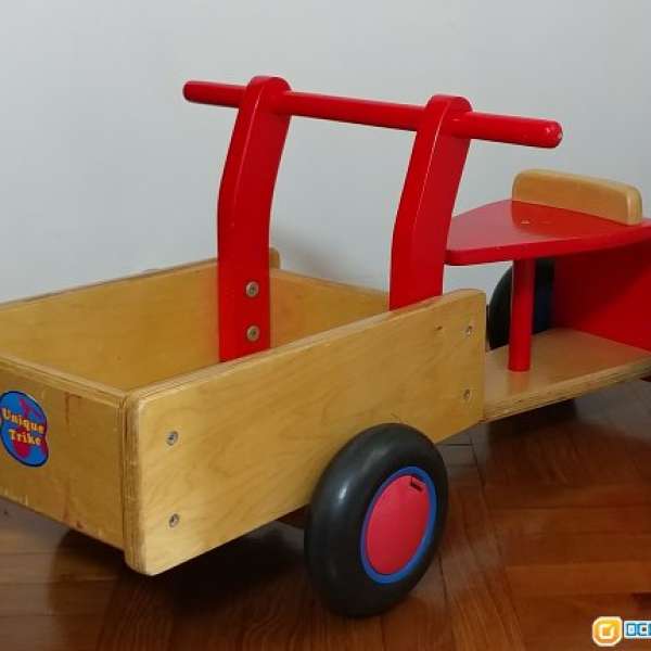 新淨全木製小朋友玩具車, 前面可載小動物。