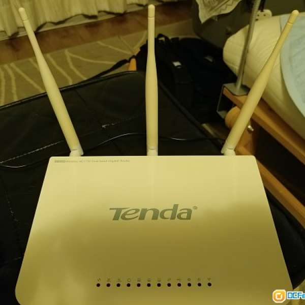 Tenda W1800R 11AC 1750M 雙頻千兆無線路由器