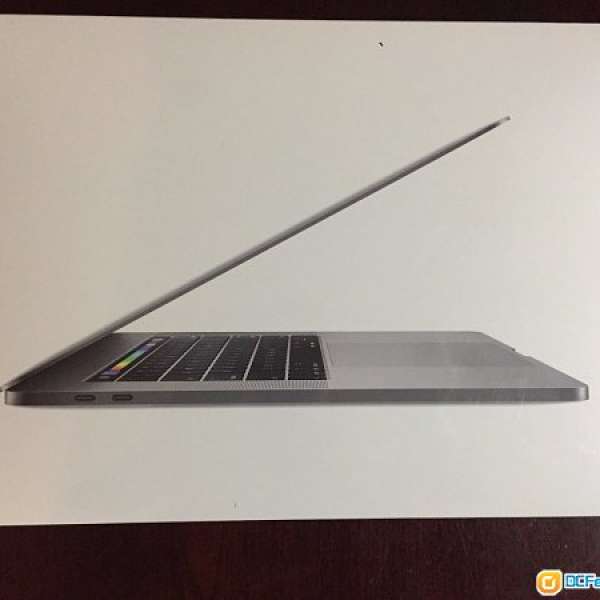 New Macbook Pro 15" 2.8 GHz i7 16GB 512GB Touch Bar 2017