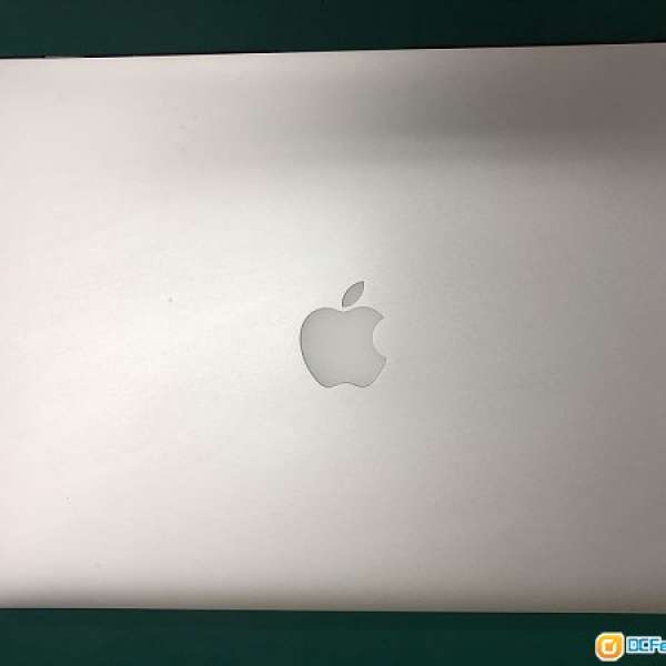 2015 Macbook Pro 15" i7 16G Ram 512SSD