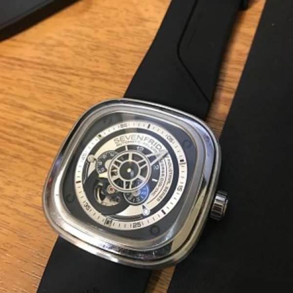 賣行貨Sevenfriday P1B 係三寶鐘錶購買 ,全套,有單,冇崩