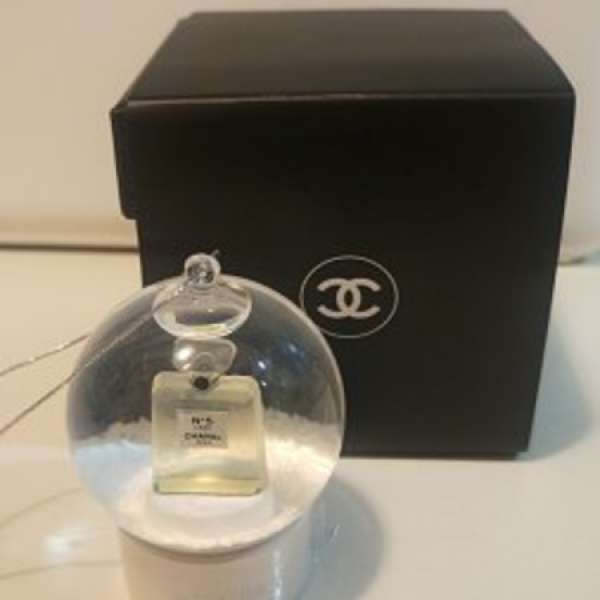 Chanel  No. 5 香水 sample 擺設