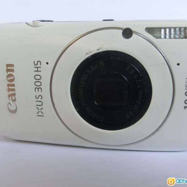 Canon IXUS 300 HS (28mm f/2.0 - Made in Japan)