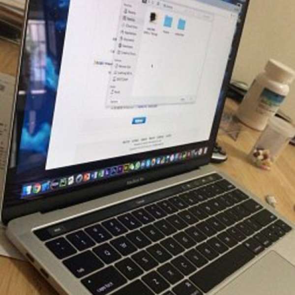 MACBOOK PRO LATE 2016( TOUCH BAR) 13inch