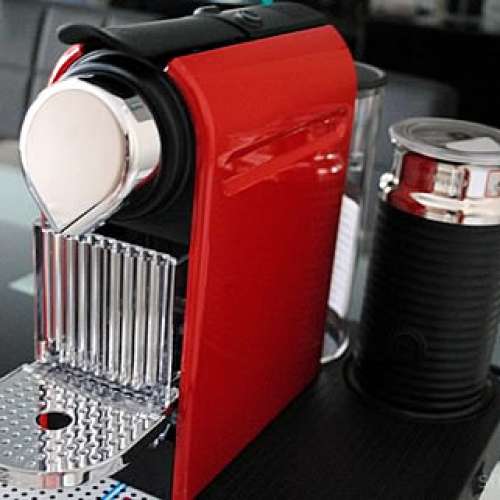 全套有盒 九成新 紅色Nespresso 咖啡機 連 冷熱 奶泡機  一体咖啡機