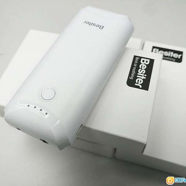 全新 倍斯特 5200mAh 移動電源 內置驗鈔燈 尿袋 充電寶 Power Bank