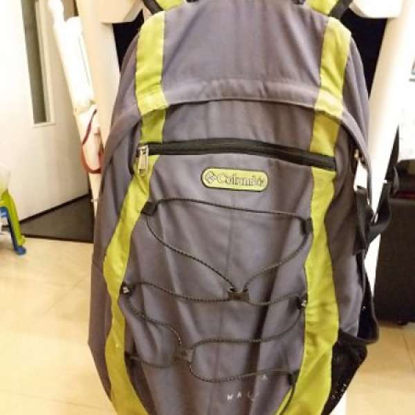 80 % new Columbia backpack 背囊