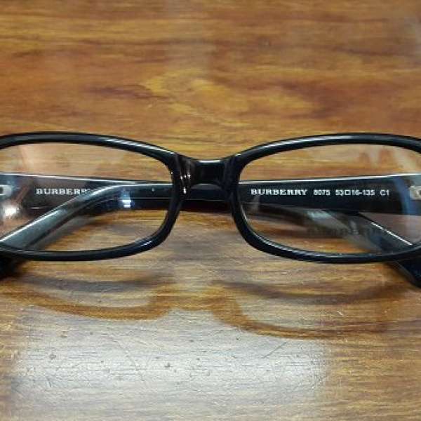 全新 正版 BURBERRY 平光眼鏡,只售HK$300(不議價)請看貨品描述
