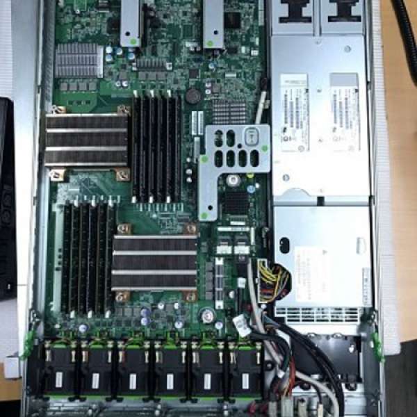 Fujitsu RX200 S5 1U Server