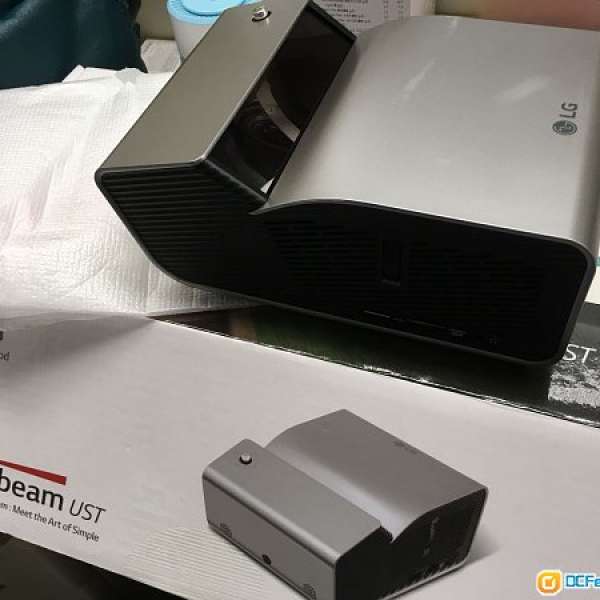 95% 新 LG Minibeam UST Portable Projector PH450UG