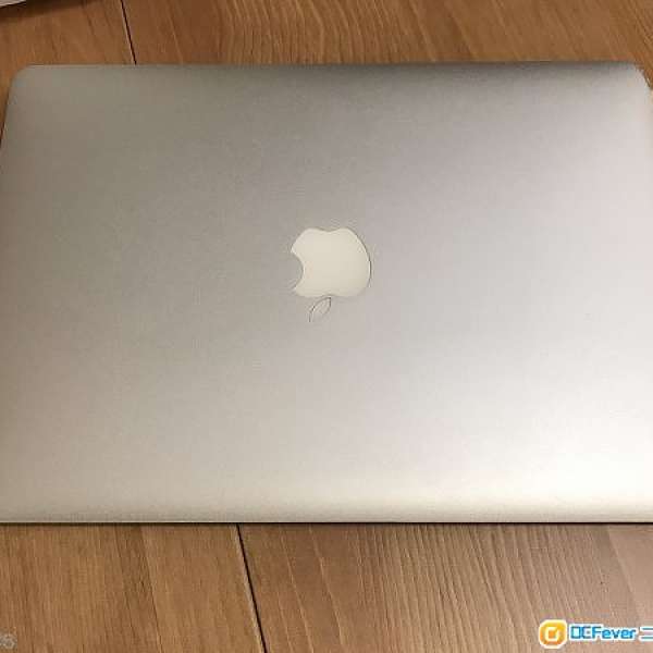 香港Apple Store行貨Apple Macbook Air 13-inch Intel i5