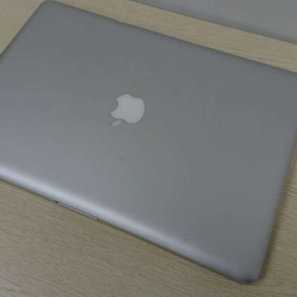 MacBook Pro 15 2011 i7 2.2 8G ram 750G