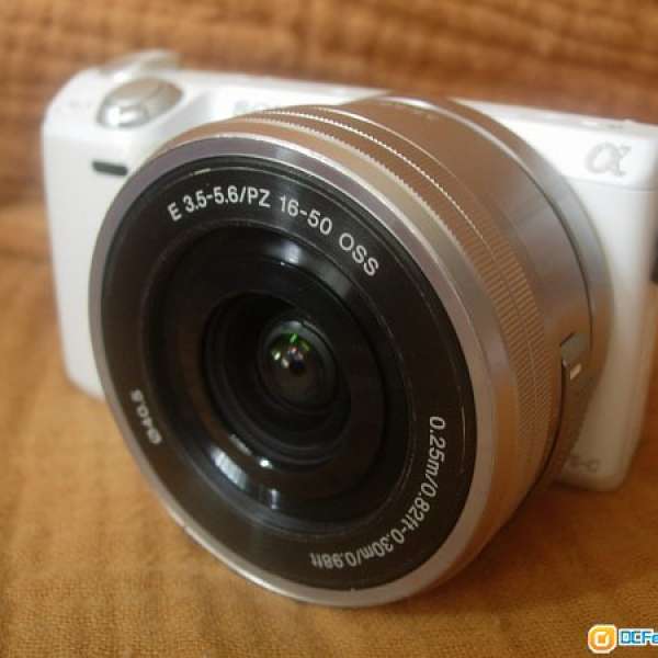 Sony Nex-5T + 16-50mm  無反相機  ( 白色 )