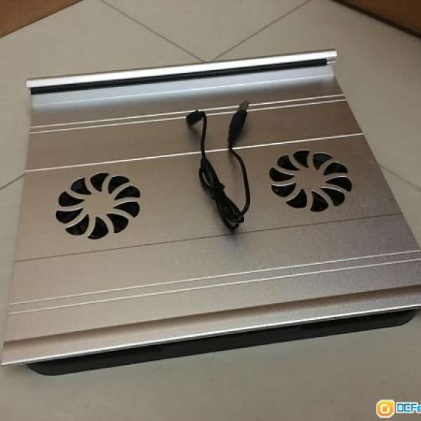 Notebook cooler 內置多用途USB插口X4