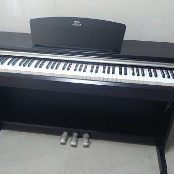 Yamaha Arius digital piano 數碼鋼琴