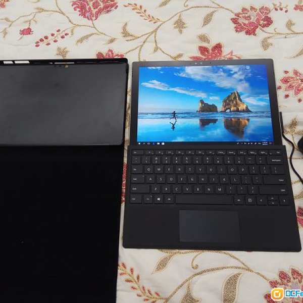 Microsoft Surface Pro 4 i5/256gb/8gb 有官方原廠keyboard有機套