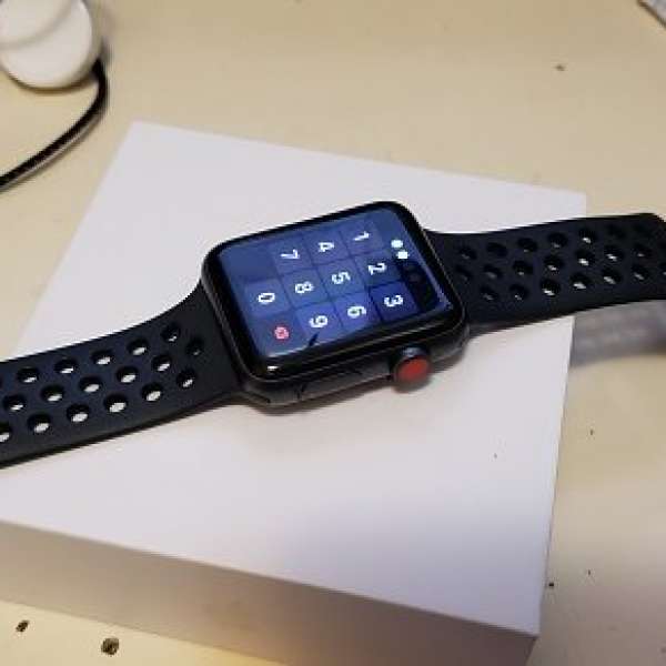 Apple Watch Series 3 Aluminium Space Grey 42mm Case Nike verison