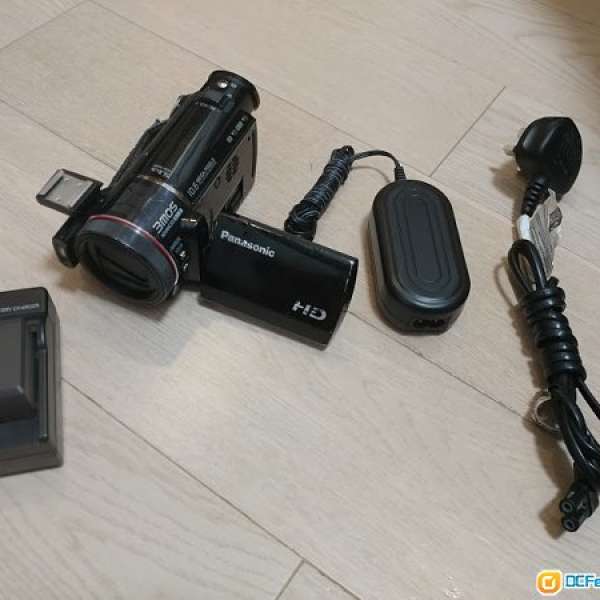 Panasonic 攝錄機HDC-TM300 B