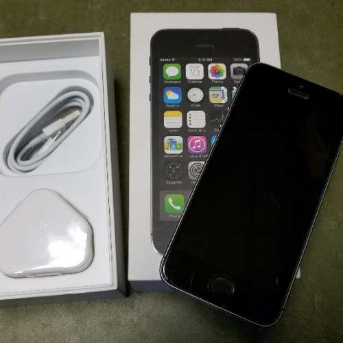 出售Apple iPhone 5S 32GB 黑 港行 A1530 連盒及配件