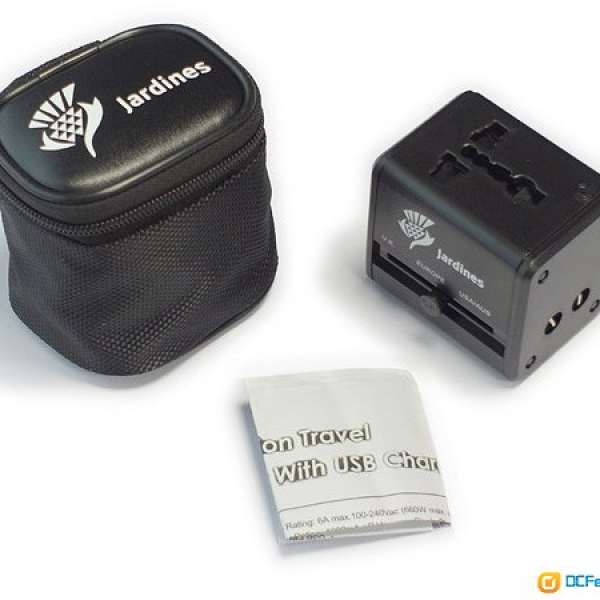 Univeral travel power plug USB charger adapter 全球通用旅行萬能轉換插頭充電器