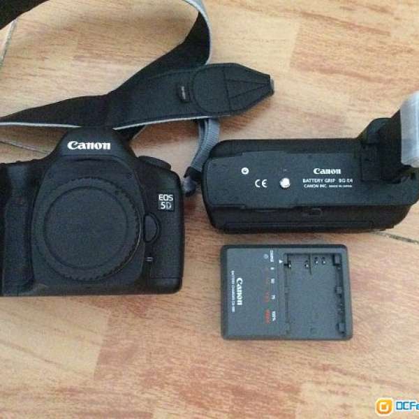Canon 5D mk1 with battery grip