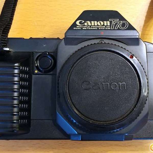 Canon T-70 35mm SLR Film Camera Body Only (電池蓋損壞）