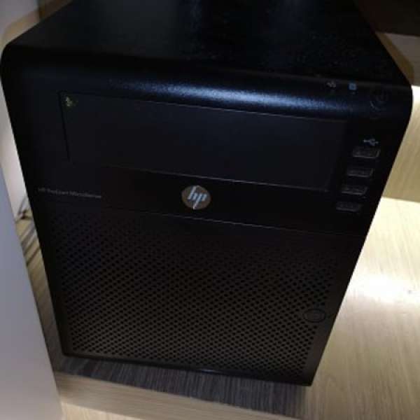 HP Proliant MicroServer G7 (N54L)