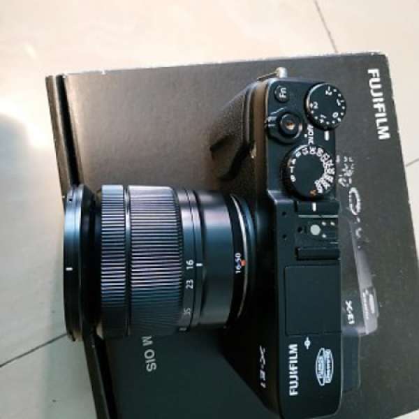 Fujifilm X-E1 with kit lens