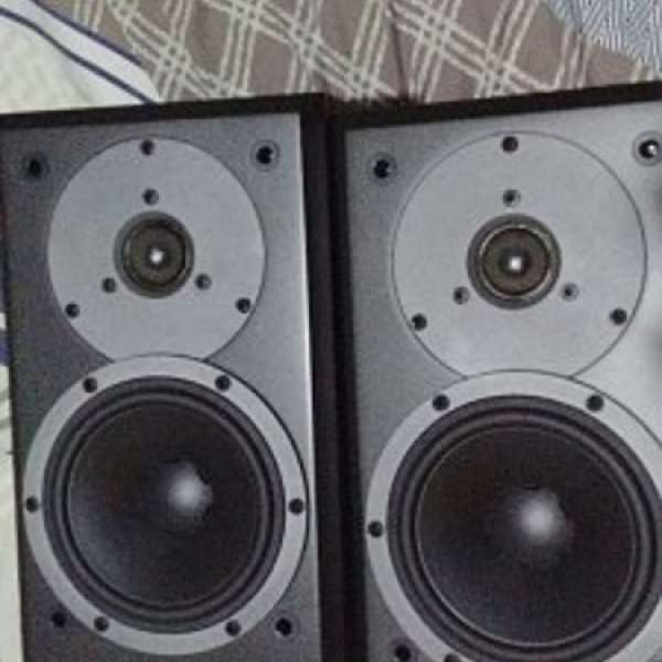 Dynaudio dm 2/6 speakers (pair)